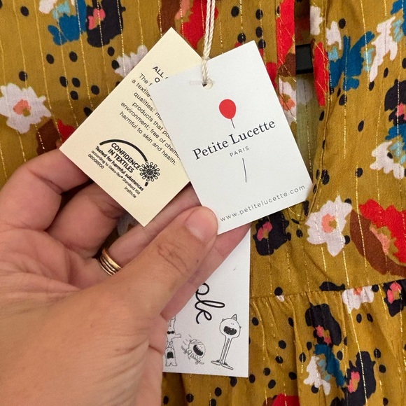 Petite Lucette Margaret top over flowers - Picture 6 of 6